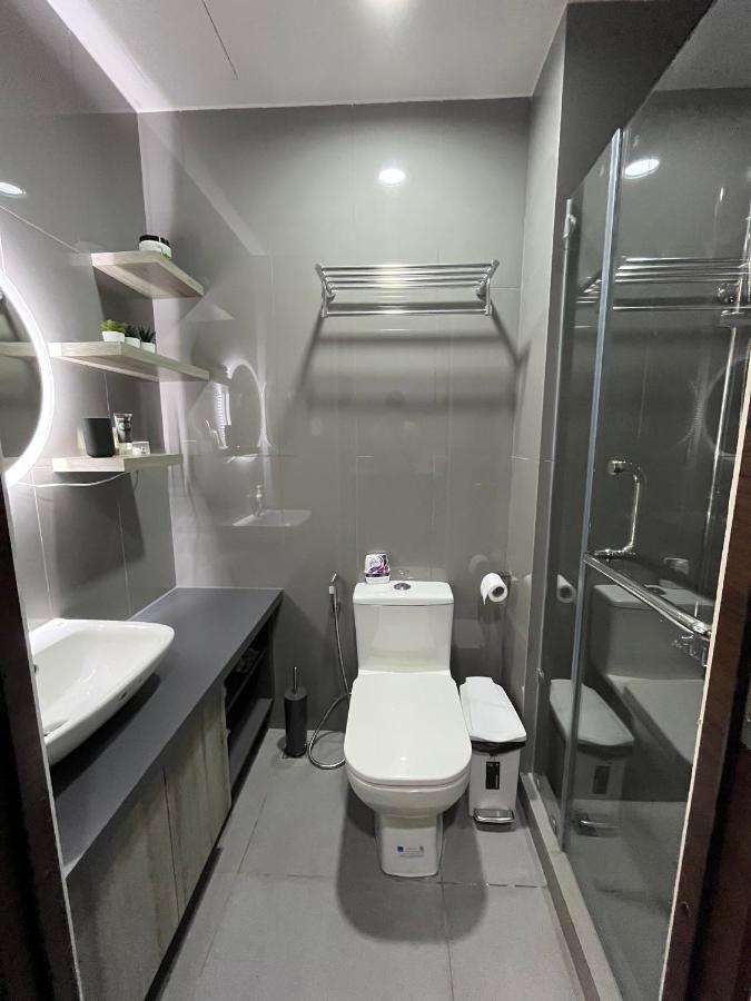 Homey 1 Bedroom Unit At Air Residences Makati City Exteriör bild
