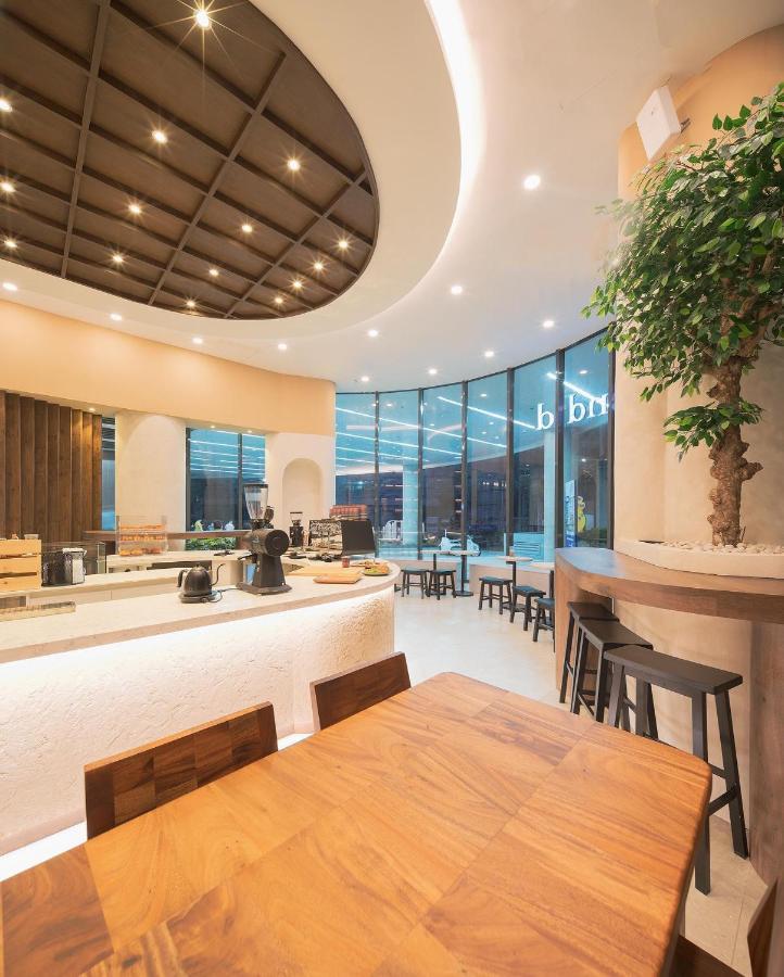 Homey 1 Bedroom Unit At Air Residences Makati City Exteriör bild