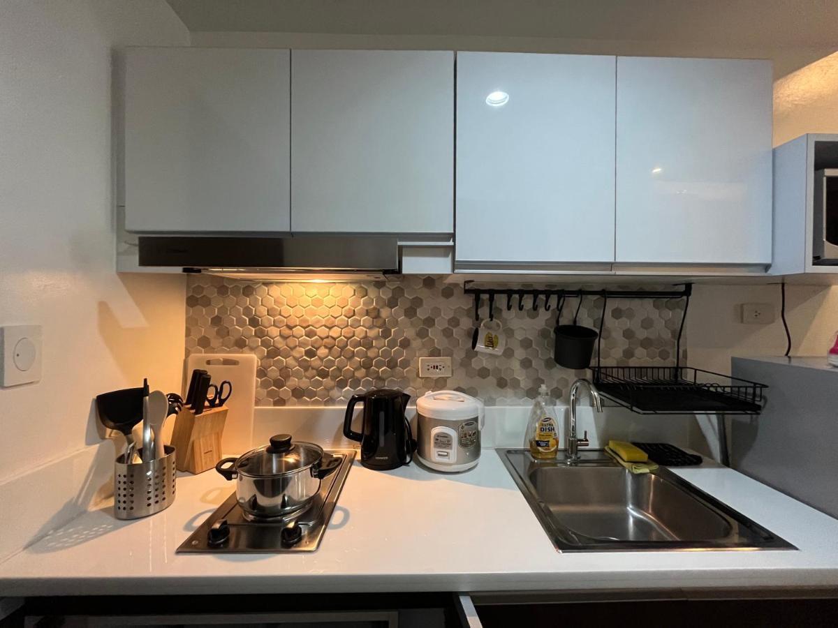 Homey 1 Bedroom Unit At Air Residences Makati City Exteriör bild